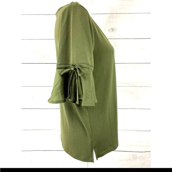 Banana Republic Flowy Flutter Sleeve Top - Picture 2 of 7